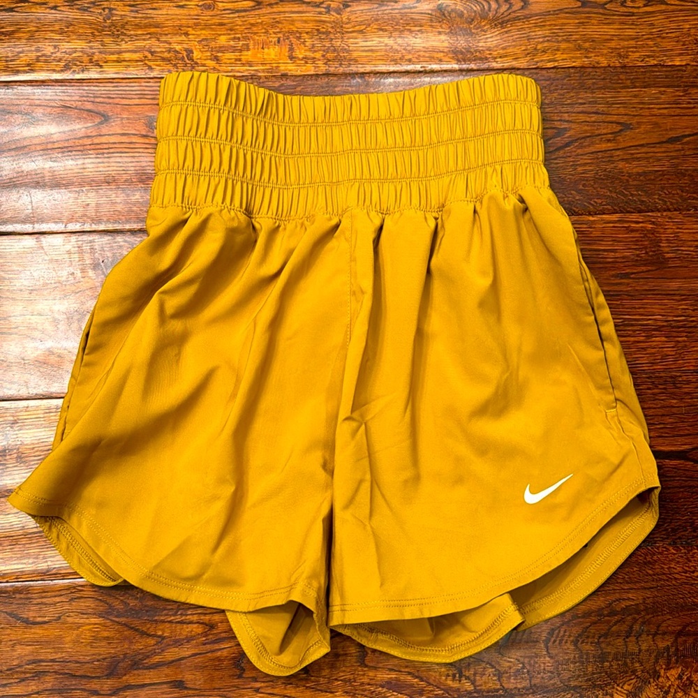 Nike Dri-Fit Loose Fit High Waisted Training Shorts